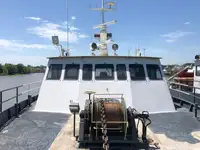 Barco de tripulação à venda