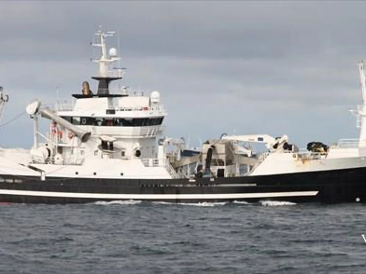 Navio de pesca de arrasto à venda
