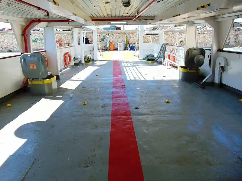 Navio de passageiros à venda