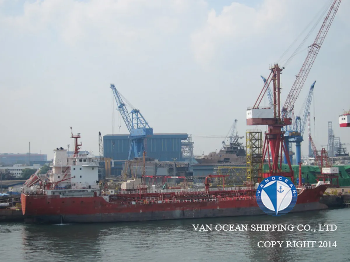 Navio-tanque de óleo/produtos químicos à venda