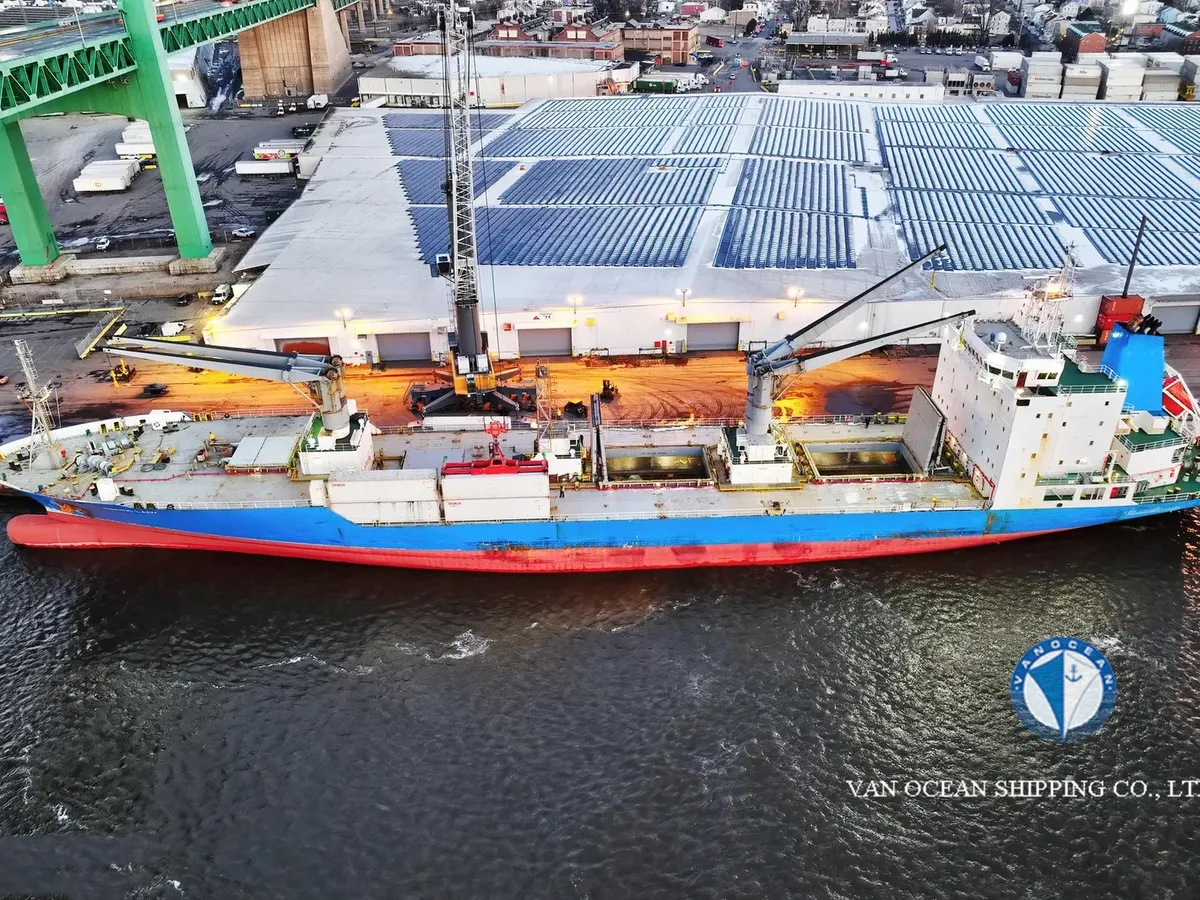 Navio frigorífico à venda