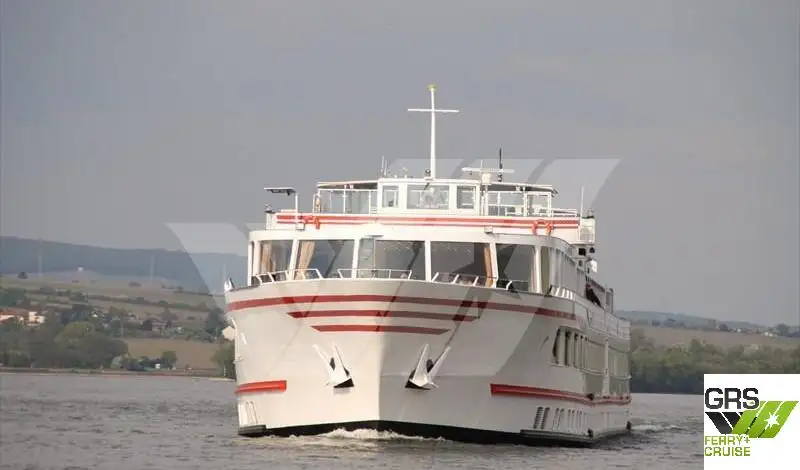 Navio de cruzeiro à venda