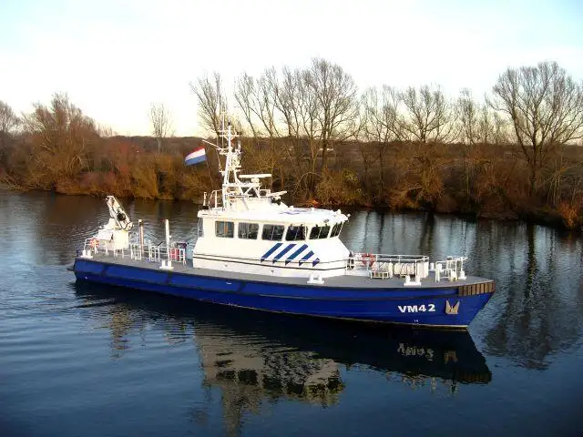 Navio de pesquisa à venda