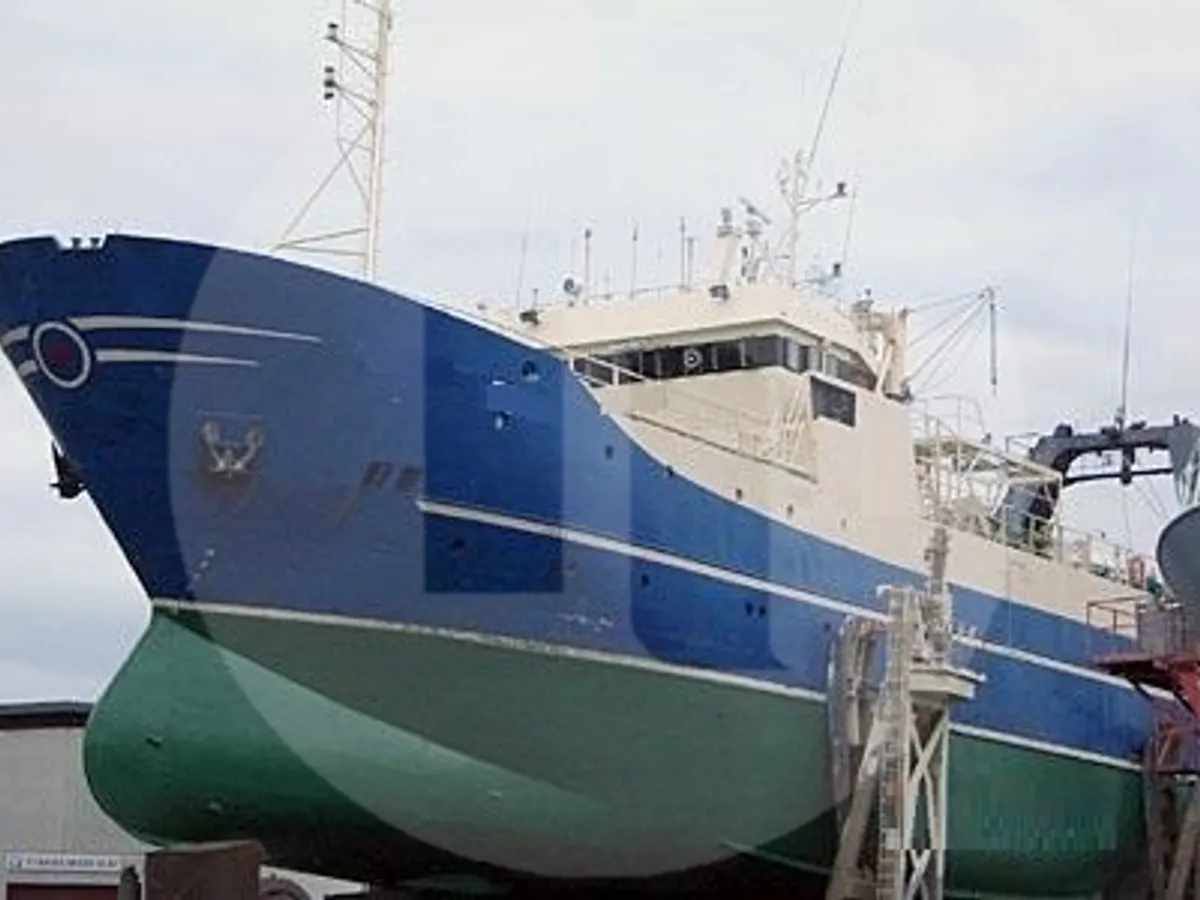 Navio de pesca de arrasto à venda