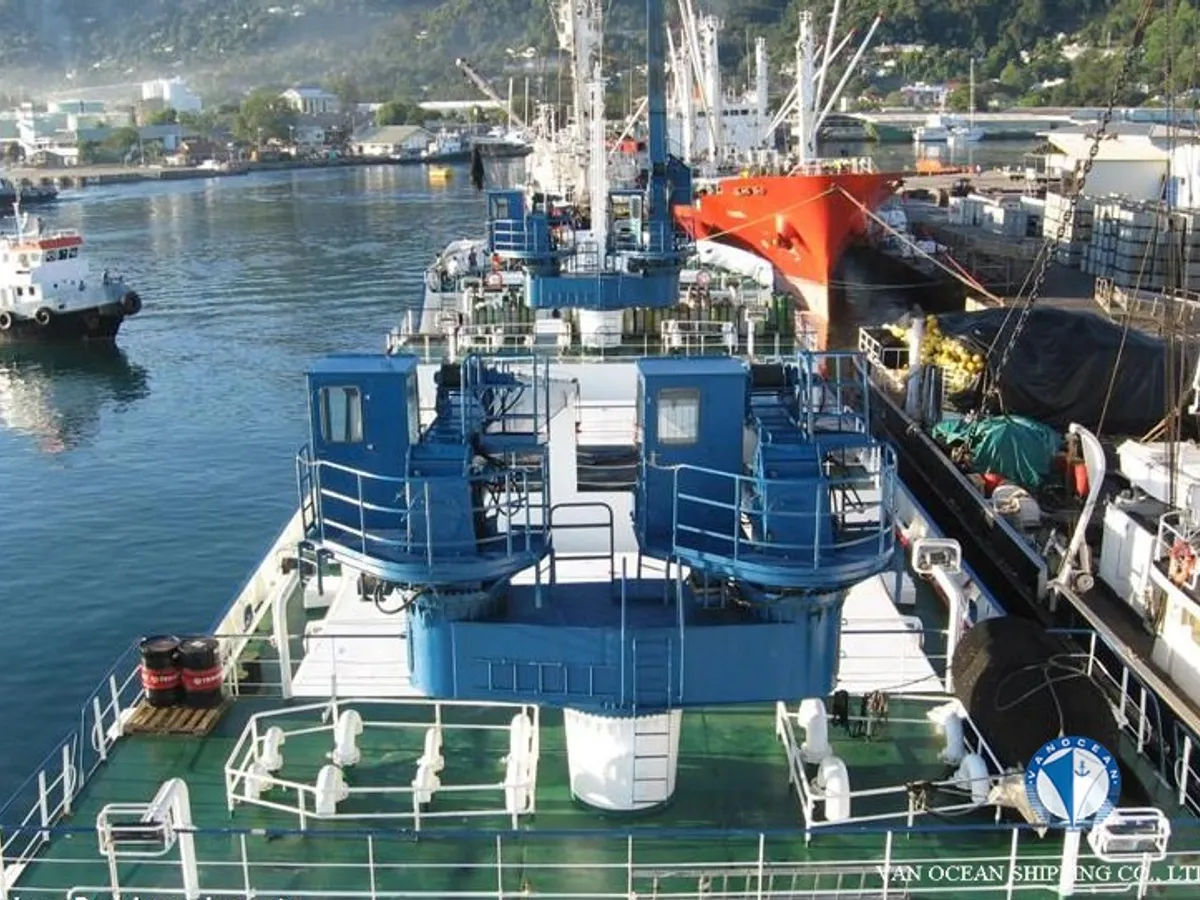 Navio frigorífico à venda
