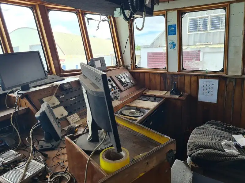 Navio de pesca de arrasto à venda