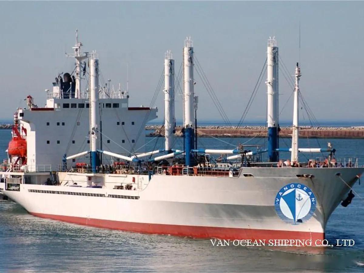 Navio frigorífico à venda