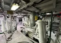 Barco de tripulação à venda