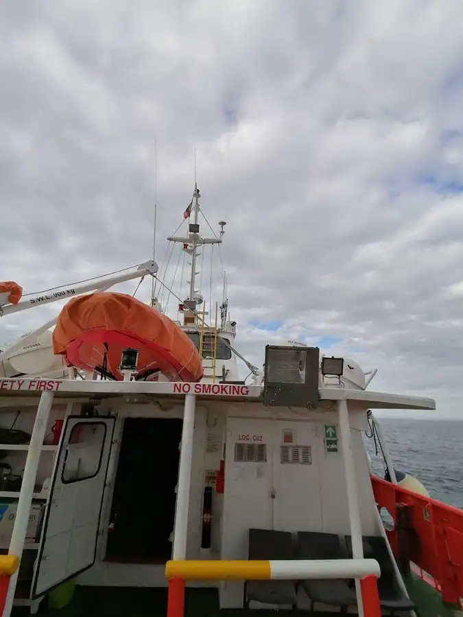 Barco de tripulação à venda