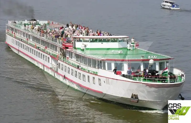 Navio de cruzeiro à venda