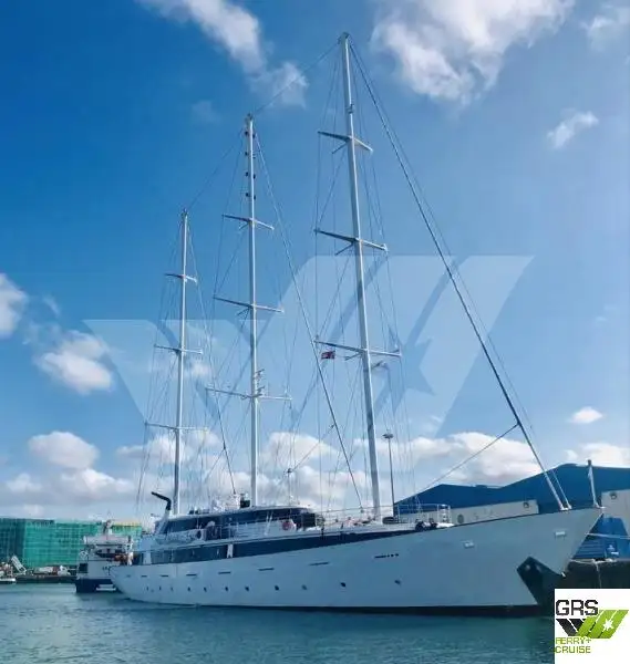 Navio de cruzeiro à venda