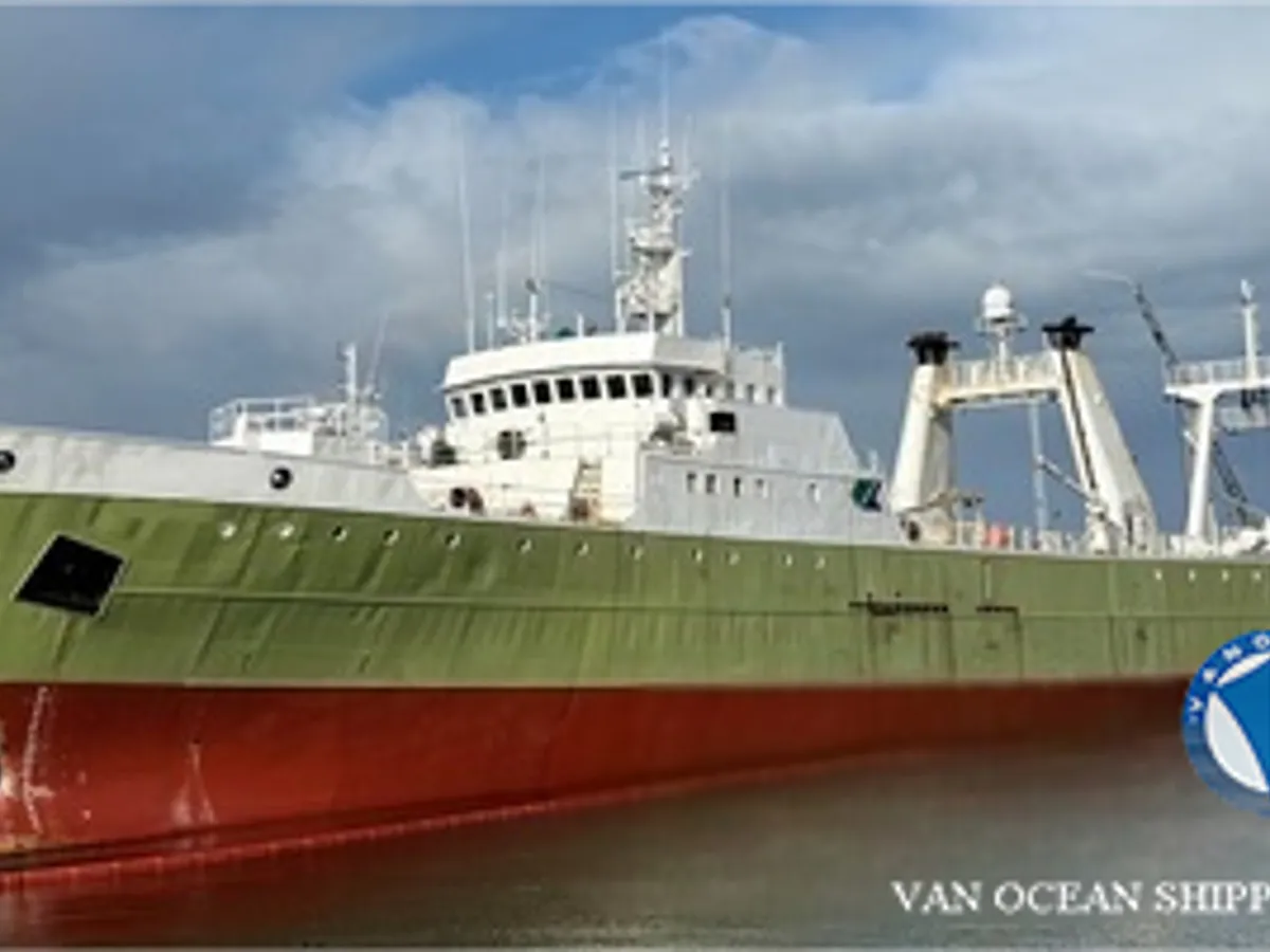 Navio de pesca de arrasto à venda