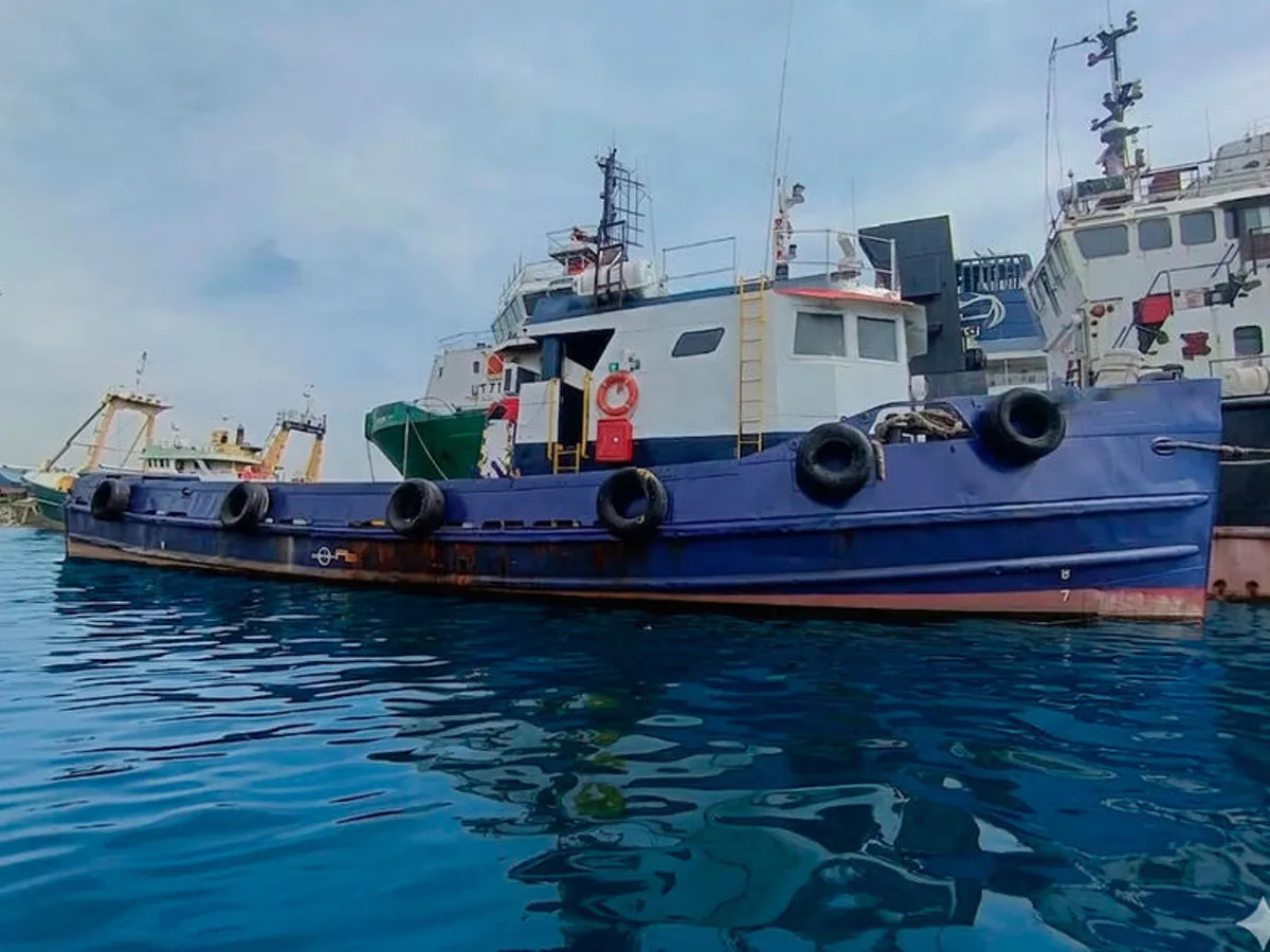 Navio de abastecimento à venda