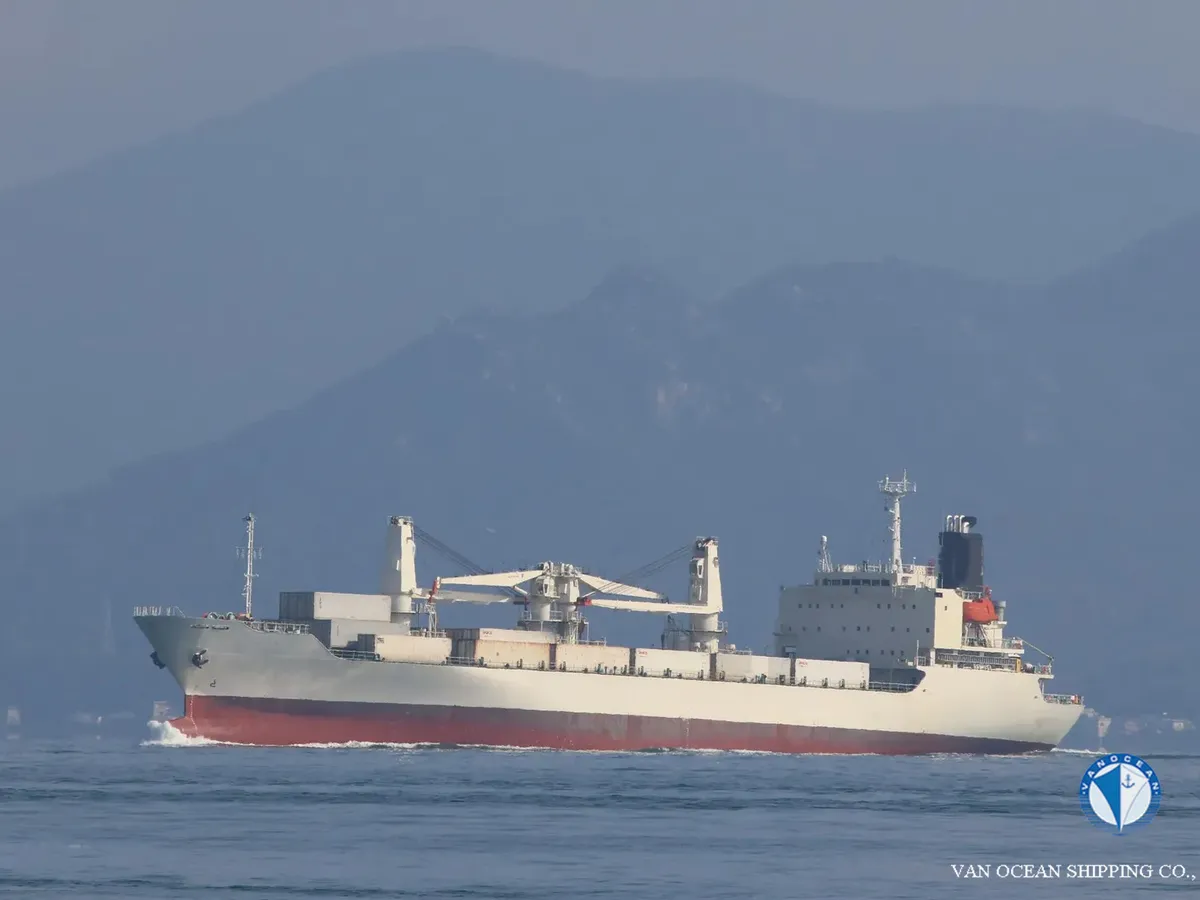 Navio frigorífico à venda