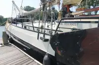 Barcaça à venda