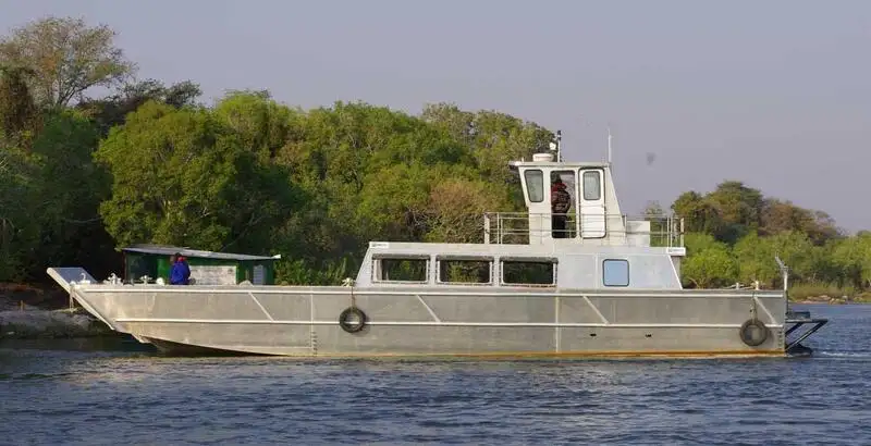 Navio de passageiros à venda