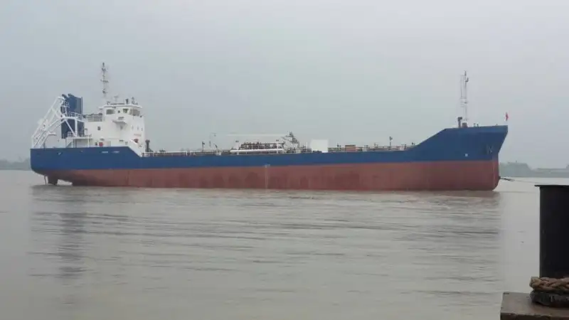 Navio-tanque de óleo/produtos químicos à venda