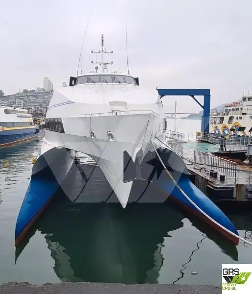 Navio de cruzeiro à venda