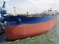 Oil/Chemical tanker à venda
