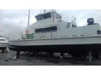 Barco de tripulação à venda