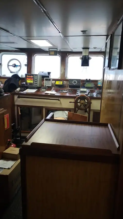Navio de pesca de arrasto à venda