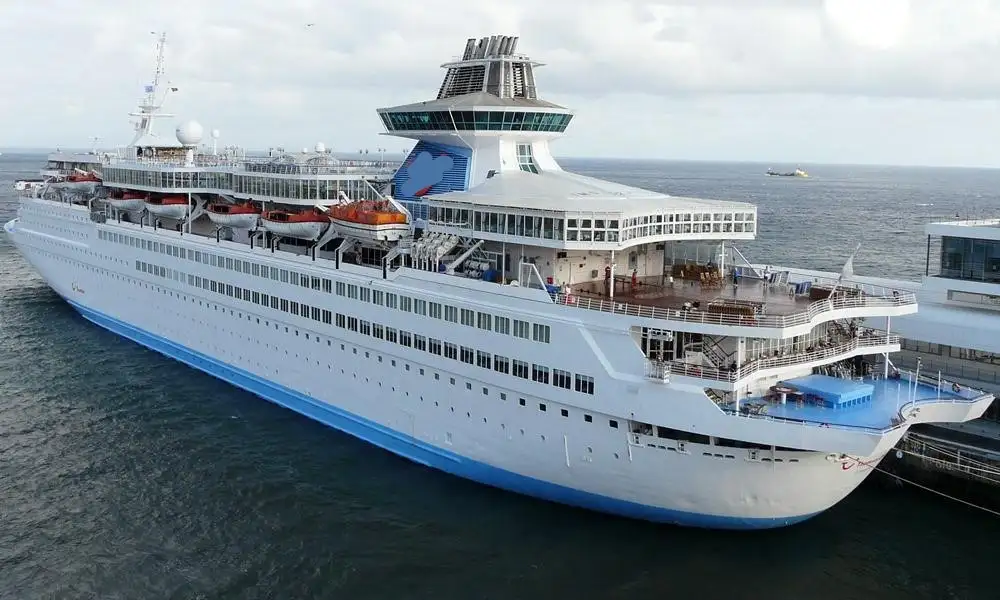 Navio de cruzeiro à venda