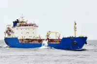 Oil/Chemical tanker à venda