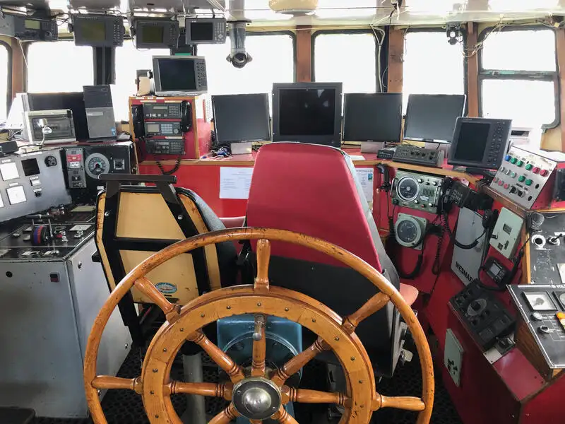 Navio de pesca de arrasto à venda