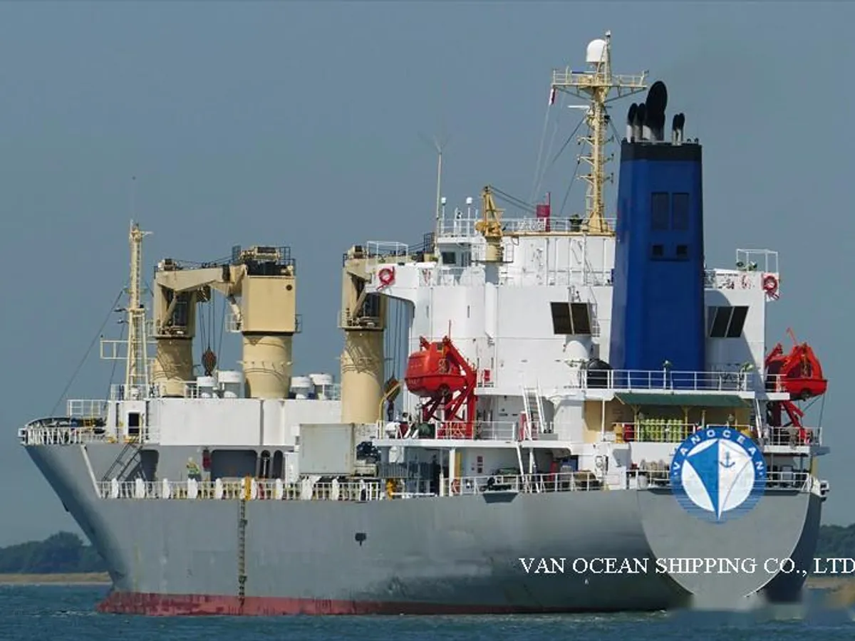 Navio frigorífico à venda