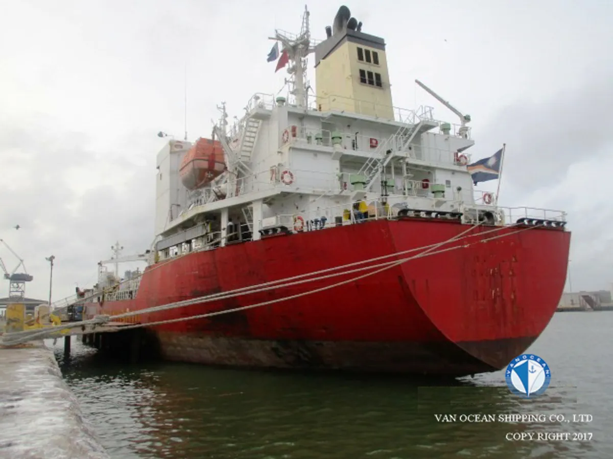 Navio-tanque de óleo/produtos químicos à venda