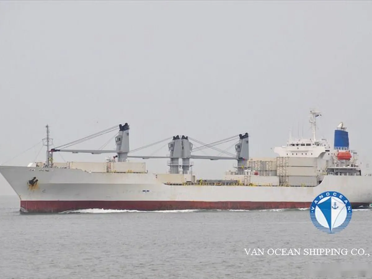 Navio frigorífico à venda