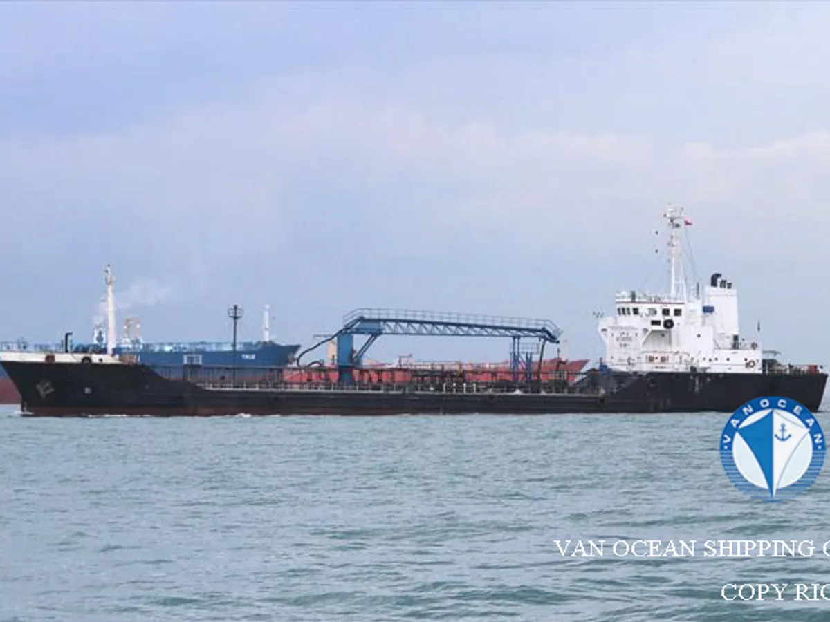 Navio-tanque de óleo/produtos químicos à venda