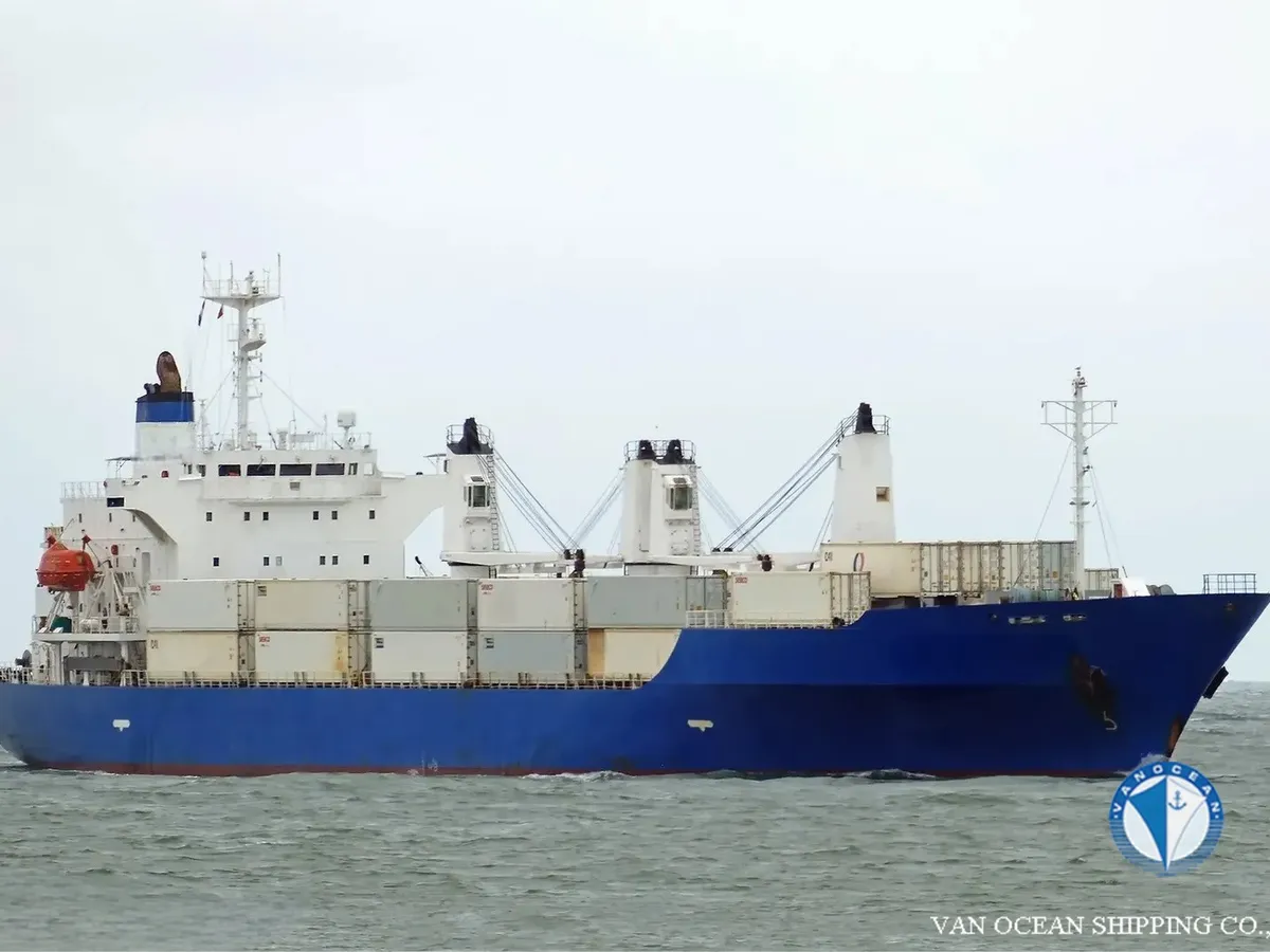 Navio frigorífico à venda