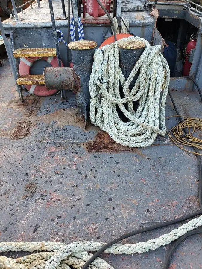 Rebocador à venda