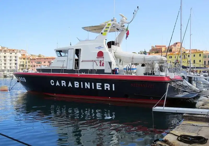 Navio de patrulha à venda