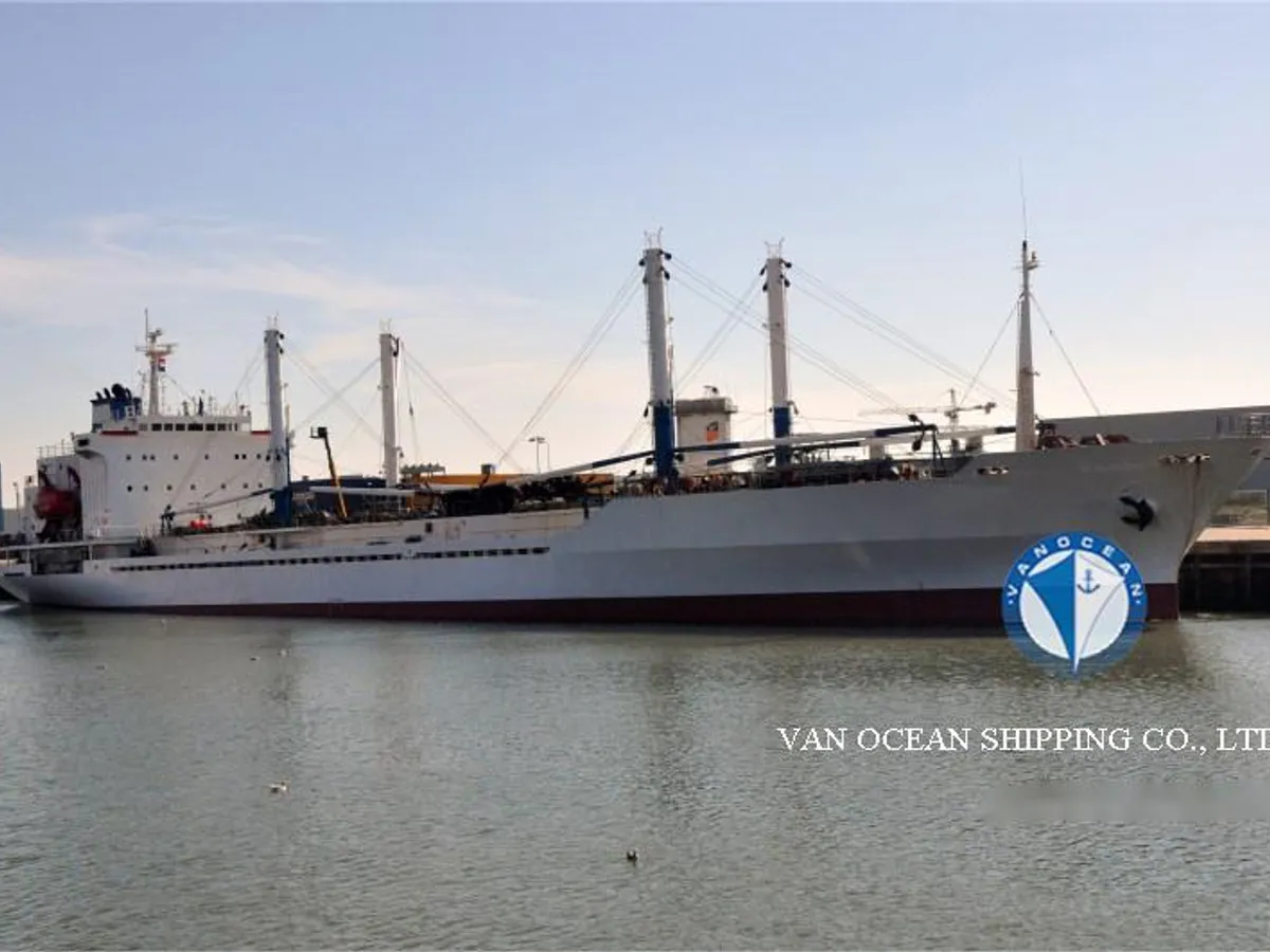 Navio frigorífico à venda