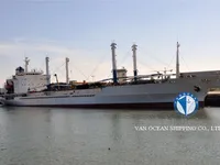Navio frigorífico à venda