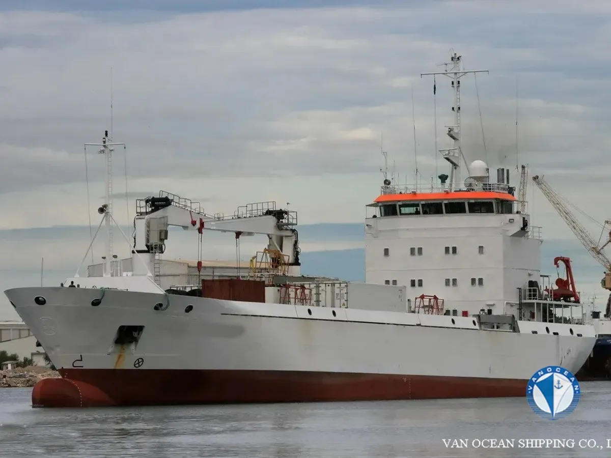 Navio frigorífico à venda