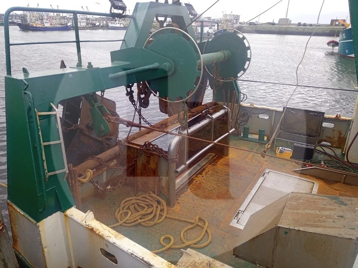 Navio de pesca de arrasto à venda