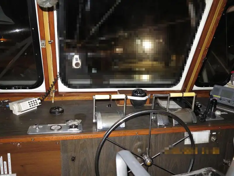 Barco de tripulação à venda