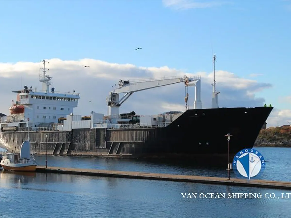 Navio frigorífico à venda