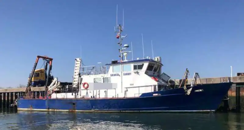 Barcos de trabalho à venda