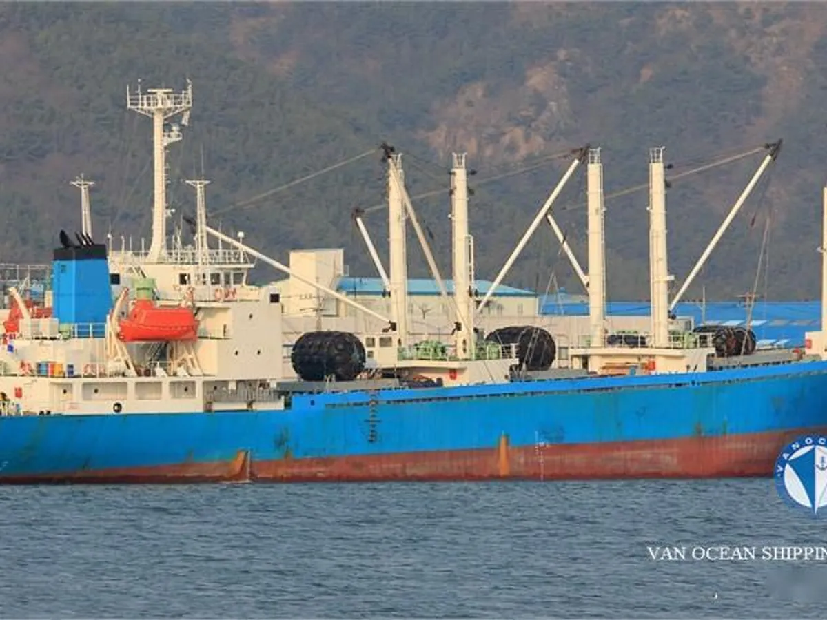 Navio frigorífico à venda