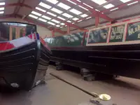 Ferro velho à venda