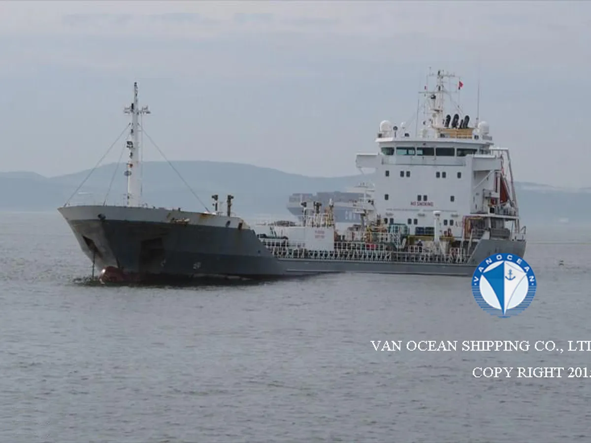 Navio-tanque de óleo/produtos químicos à venda