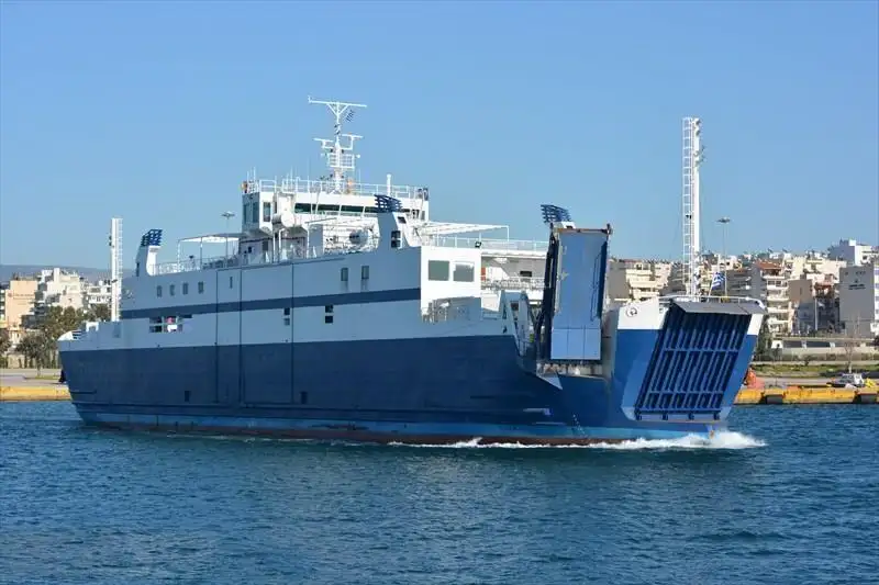 Navio RoPax à venda