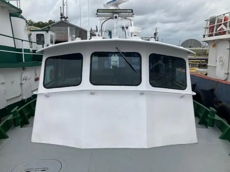 Barco de tripulação à venda