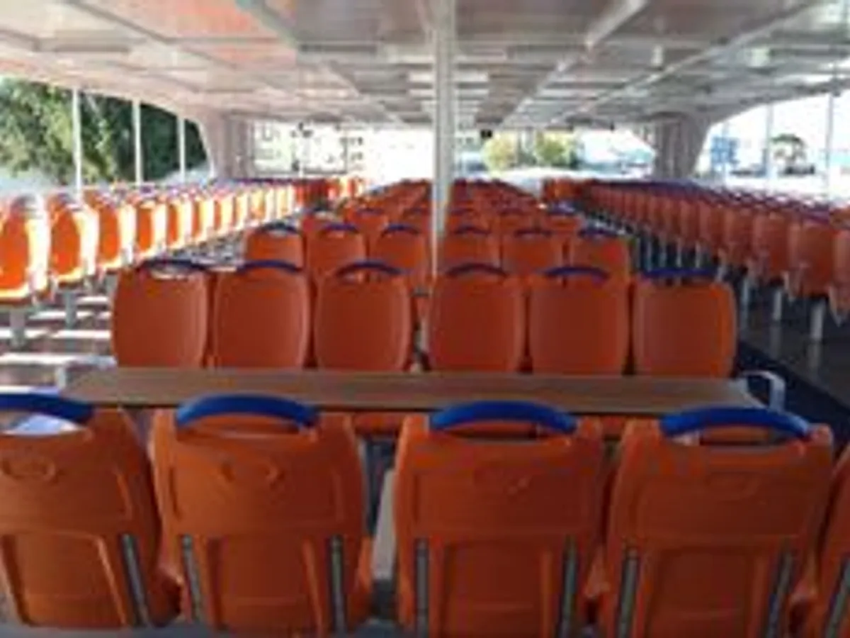 Navio de passageiros à venda