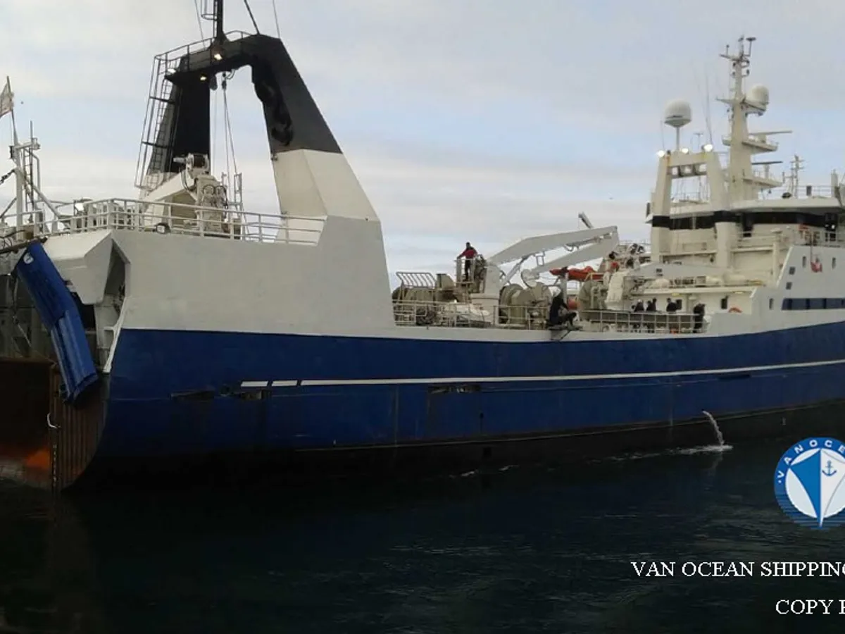 Navio de pesca de arrasto à venda