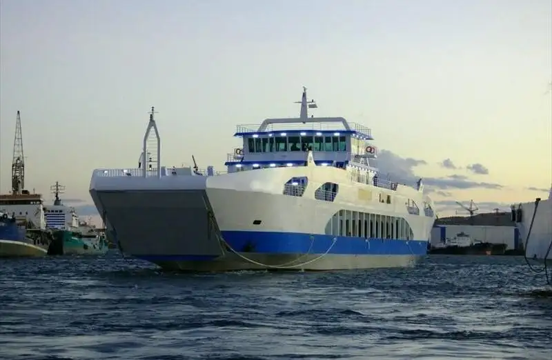 Navio de transporte de passageiros (Ferry) à venda